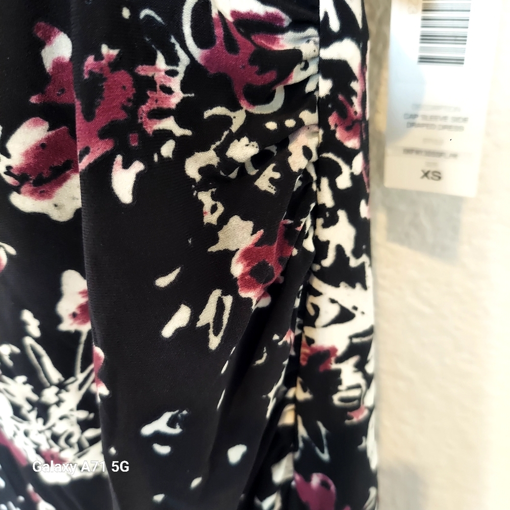 NWT Kamali Kulture Cap Sleeve Side Draped Dress Black Abstract Floral Sz… - Picture 11 of 17